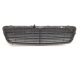 Mercedes-Benz C W203 Grille calandre supérieure de pare-chocs avant A2038800483