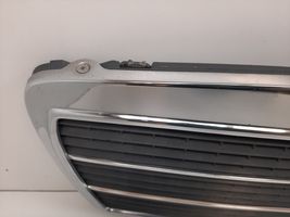 Mercedes-Benz E W210 Griglia superiore del radiatore paraurti anteriore 2108880023