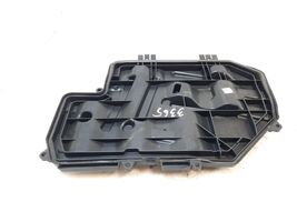 Audi RS6 C6 Tapa de caja de fusibles 4F1907614