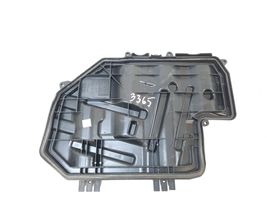 Audi RS6 C6 Tapa de caja de fusibles 4F1907614