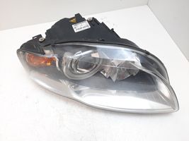 Audi A4 S4 B7 8E 8H Lampa przednia 8E0941004