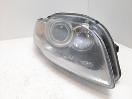 Audi A4 S4 B7 8E 8H Lampa przednia 8E0941004