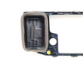 Volkswagen Crafter Radion/GPS-laitteen pääyksikön kehys 7C0857038F