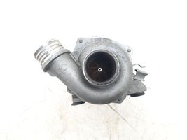 BMW 5 E60 E61 Water pump 70285120