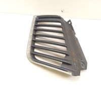 Mitsubishi L200 Grille calandre supérieure de pare-chocs avant MN142328