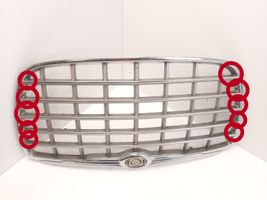 Chrysler 300 - 300C Maskownica / Grill / Atrapa górna chłodnicy 04806455AA