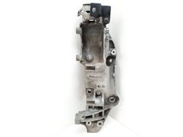 Nissan Qashqai Support de générateur / alternateur 117103585R