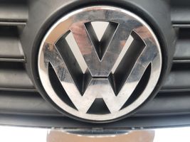 Volkswagen PASSAT B6 Etupuskurin ylempi jäähdytinsäleikkö 3C0853651