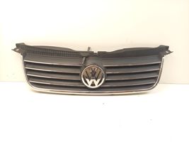 Volkswagen PASSAT B5.5 Etupuskurin ylempi jäähdytinsäleikkö 3B0853651L