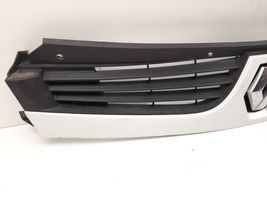 Renault Master II Front bumper upper radiator grill 8200426365