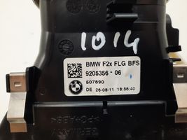 BMW 1 F20 F21 Boczna kratka nawiewu deski rozdzielczej 9205356