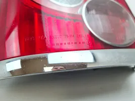 Toyota Avensis T250 Aizmugurējais lukturis virsbūvē 
