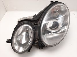 Mercedes-Benz E W211 Lampa przednia 15436100