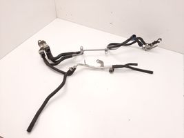 Subaru Forester SJ Tuyau d'alimentation conduite de carburant K5T48592