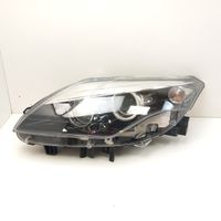 Renault Laguna III Lampa przednia 89905731