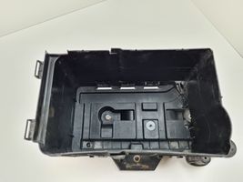 Volkswagen Caddy Support boîte de batterie 1K0915336