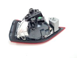 BMW 2 F46 Lampy tylnej klapy bagażnika 7329792