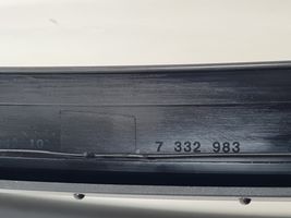 BMW 2 F46 Listwa / Uszczelka szyby drzwi tylnych 7332983