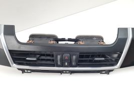 BMW 2 F46 Moldura del panel (Usadas) 9319574