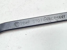 Volkswagen Transporter - Caravelle T4 Rear wiper blade arm 701955707