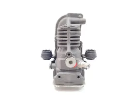 Volvo S90, V90 Ilmajousituksen kompressoripumppu 31441864