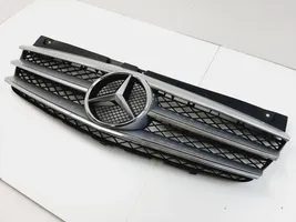 Mercedes-Benz Vito Viano W639 Etupuskurin ylempi jäähdytinsäleikkö A6398880123
