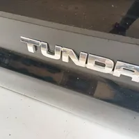 Toyota Tundra II Porte avant 