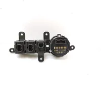 Nissan Navara D23 Interruttore/pulsante di controllo multifunzione 682UU4KJ0A