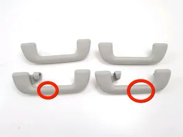 Toyota Verso Un set di maniglie per il soffitto L1020373