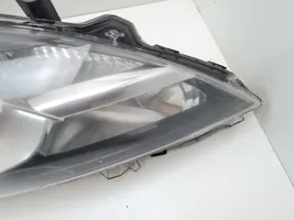 Toyota Verso Lampa przednia 811100F161