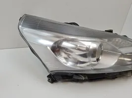 Toyota Verso Lampa przednia 811100F161