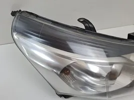 Toyota Verso Lampa przednia 811100F161