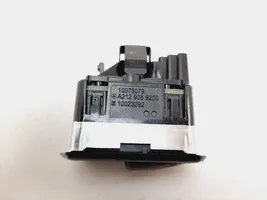 Mercedes-Benz E W212 Interruptor para abrir la puerta trasera A2129059200