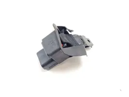 Toyota Prius (XW50) Rear seatbelt buckle 6236295