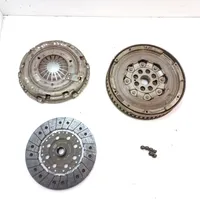 Opel Vivaro Clutch set kit 302105151R