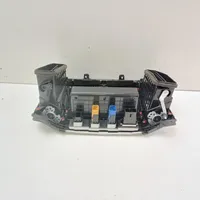 Hyundai Santa Fe Rejilla de ventilación central del panel 974202B000