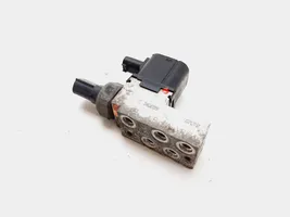 Mercedes-Benz CLS C219 Verteiler / Ventilblock Luftfederung A2113200158