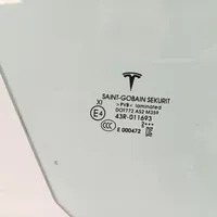 Tesla Model 3 Etuoven ikkunalasi, neliovinen malli 43R011693