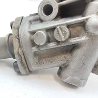 Volkswagen Transporter - Caravelle T4 Oil pump 026115153A