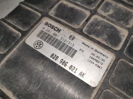 Volkswagen PASSAT B4 Sterownik / Moduł ECU 028906021AK