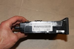 Skoda Octavia Mk2 (1Z) Gniazdo / Złącze USB 5N0035341B