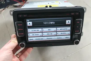 Volkswagen Tiguan Unidad delantera de radio/CD/DVD/GPS 3C8035190