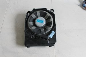 BMW 1 E81 E87 Subwoofer-bassokaiutin 65136929101