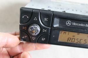 Mercedes-Benz C W202 Radio/CD/DVD/GPS-pääyksikkö A2108200986