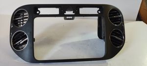 Volkswagen Tiguan Radio/GPS head unit trim 5M0858071H