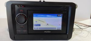 Volkswagen Touran II Panel / Radioodtwarzacz CD/DVD/GPS AVIC3210BT