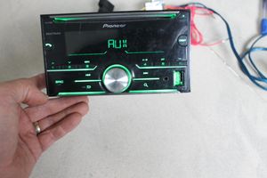 Nissan Juke I F15 Radio/CD/DVD/GPS-pääyksikkö 