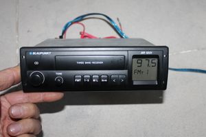 Mercedes-Benz W123 Radio/CD/DVD/GPS-pääyksikkö 