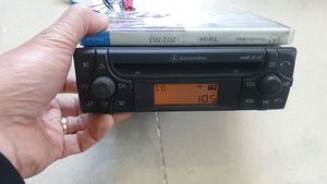 Mercedes-Benz E W124 Panel / Radioodtwarzacz CD/DVD/GPS A1708200386