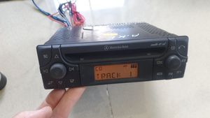 Mercedes-Benz E W124 Panel / Radioodtwarzacz CD/DVD/GPS A1708200386